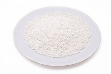  Beyaz arka plan üzerinde izole sago tohumları