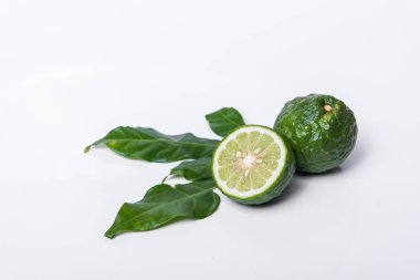 Bergamot meyve: Bergamot beyaz arka plan üzerinde.
