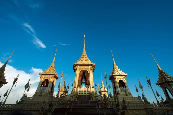 Bangkok, Thailand - 20 oktober 2017 den kungliga skapande Cereony för hans majestät kung Bhuibol Adulyadej på Sanamen Luang beredd att användas som Kungliga begravningen på 26-29 oktober 2017 — Stockfoto