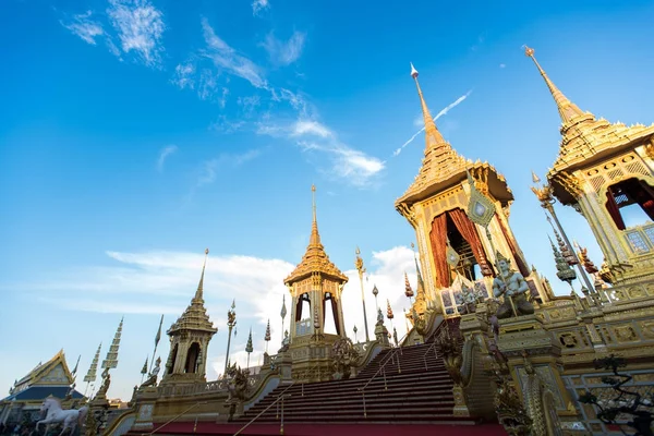 Bangkok, Tailandia - 20 de octubre de 2017 La Cereonia de Creación Real para Su Majestad el Rey Bhuibol Adulyadej en Sanam Luang se preparó para ser utilizada como funeral real del 26 al 29 de octubre de 2017 —  Fotos de Stock