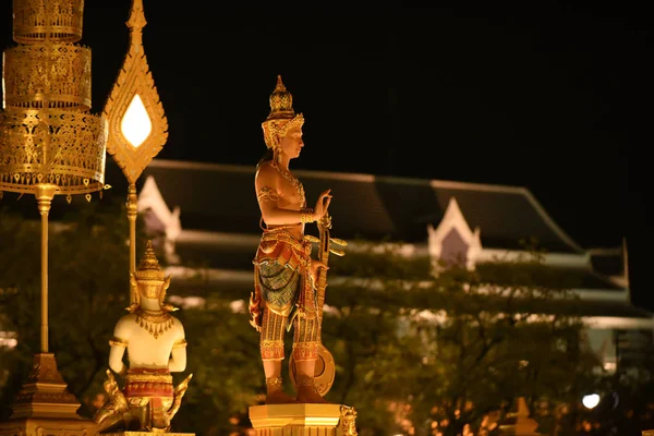 Bangkok, Tailandia - 20 de octubre de 2017 La Cereonia de Creación Real para Su Majestad el Rey Bhuibol Adulyadej en Sanam Luang se preparó para ser utilizada como funeral real del 26 al 29 de octubre de 2017 — Foto de Stock