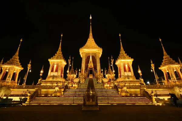 Bangkok, Thailand - 20 oktober 2017 den kungliga skapande Cereony för hans majestät kung Bhuibol Adulyadej på Sanamen Luang beredd att användas som Kungliga begravningen på 26-29 oktober 2017 — Stockfoto