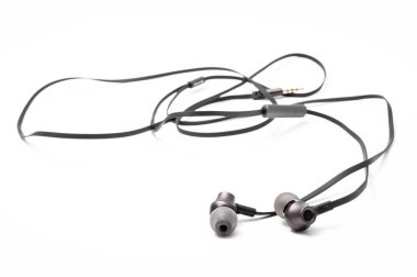 whiteee arka planda gri ve siyah mini kulaklıklar