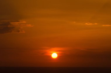Güzel günbatımı okyanus. Denizi, Tayland at Sunrise