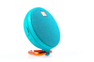 Bluetooth / kablosuz speakebluetooth / kablosuz hoparlör beyaz backgroundround