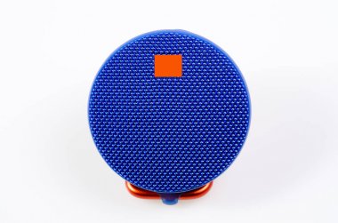 Bluetooth / kablosuz speakebluetooth / kablosuz hoparlör beyaz backgroundround