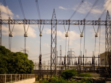yüksek gerilim enerji santrali ve dönüştürme istasyonu 