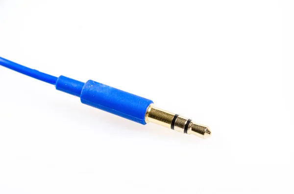 Beyaz arka plan üzerinde izole mavi aux kablosu