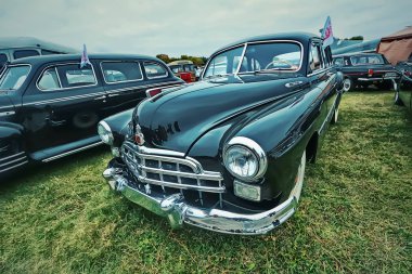 Kiev, Ukrayna - Ekim 2017: Sovyet retro Araba siyah Gaz-12 (Zim) 1949 ve 1959 arasında üretilen 