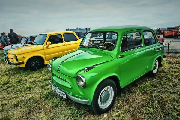 KYIV, UKRAINE - OCTOBER 2017: Soviet vintage cars Zaporozhets are presented at the "Old Car Land" retro car festival in Kyiv. Photo in vintage style — Stock Photo, Image