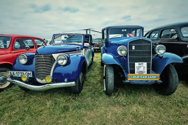 Kiev, Ukrayna - Ekim 2017: Vintage araba Opel 