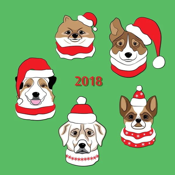 Köpek 2018 yıl sembolüdür. Renkli el köpekler Santa Claus şapka ve atkı başkanı taslağını çizin. Evcil hayvan kümesi: chihuahua, Avustralya çoban köpekleri, Labrador, Pomeranian Spitz. Vektör çizim. Stok Illüstrasyon