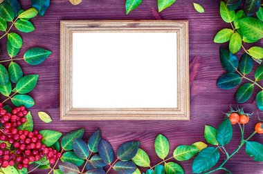 Eblym arka plan için bir yazıt ile boş ahşap çerçeve