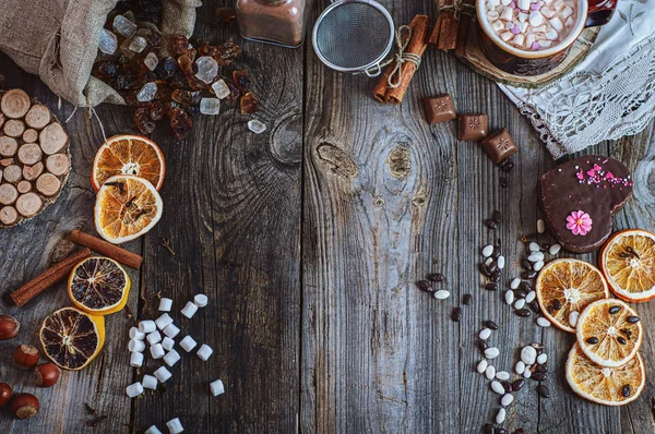 Mesa de cocina con dulces y postre — Foto de Stock