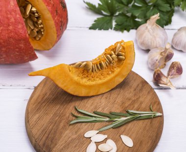 Taze kabak tohumu ile parçası