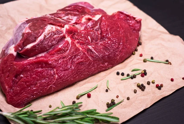  taze parça Dana kahverengi kraft kağıt üzerinde