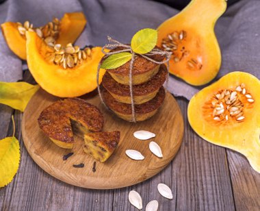 kabak kekler ve taze kabak parçaları