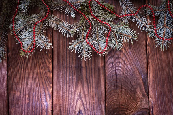 Rama de abeto verde con decoración de Navidad — Foto de Stock