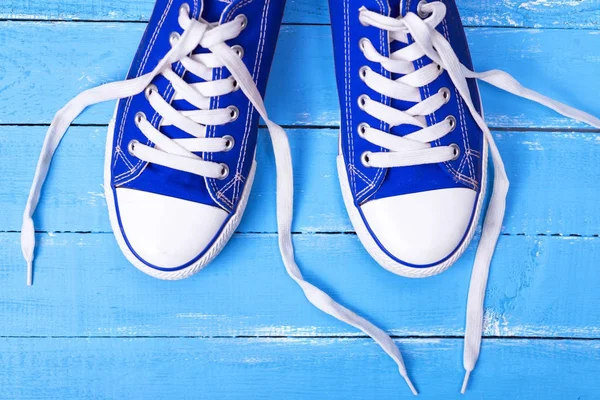 Par de sapatos têxteis azuis — Fotografia de Stock