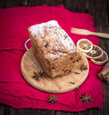 ekmek kek kuru üzüm ve kuru meyva