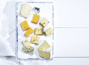  Brie peyniri, rokfor, peyniri, kaşar peyniri ve waln peynir