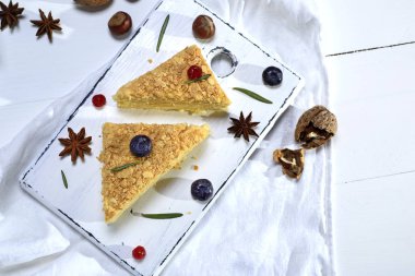 krema ile pişmiş kek Napoleon 