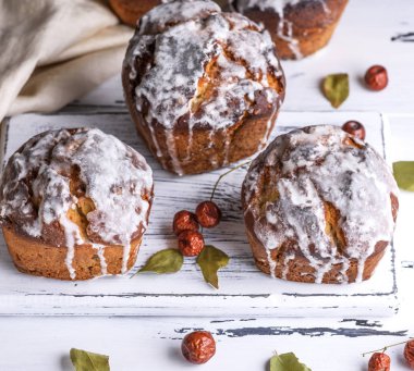 Beyaz limon sır ile pişmiş Paskalya kek 