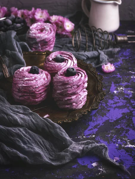 marshmallow yaban mersini ile yuvarlak parçalar 