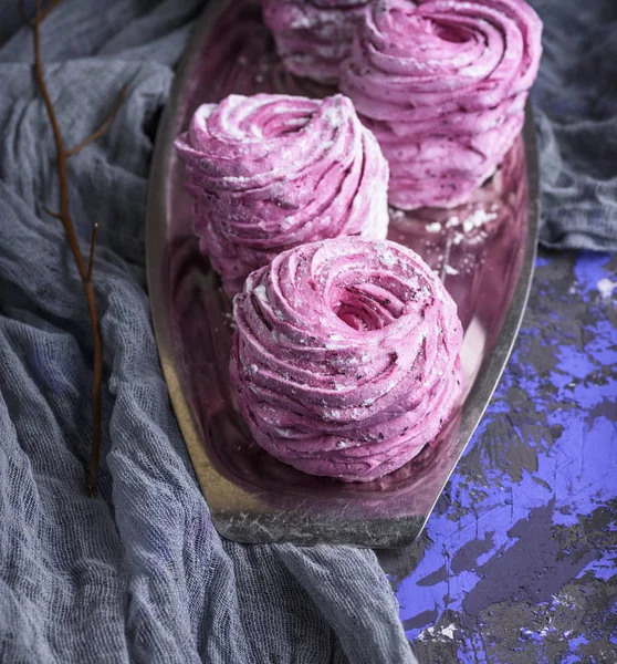 yaban mersini ile büyük yuvarlak havadar hatmi