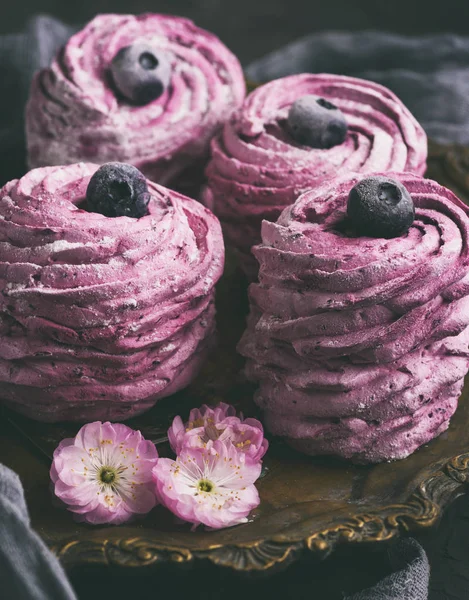 yaban mersini ile hava marshmallow yuvarlak