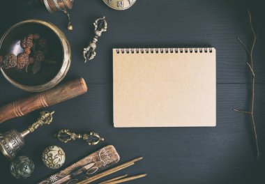 Asya dini müzik aletleri için meditasyon