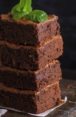 bir yığın kare kek pasta parçaları 