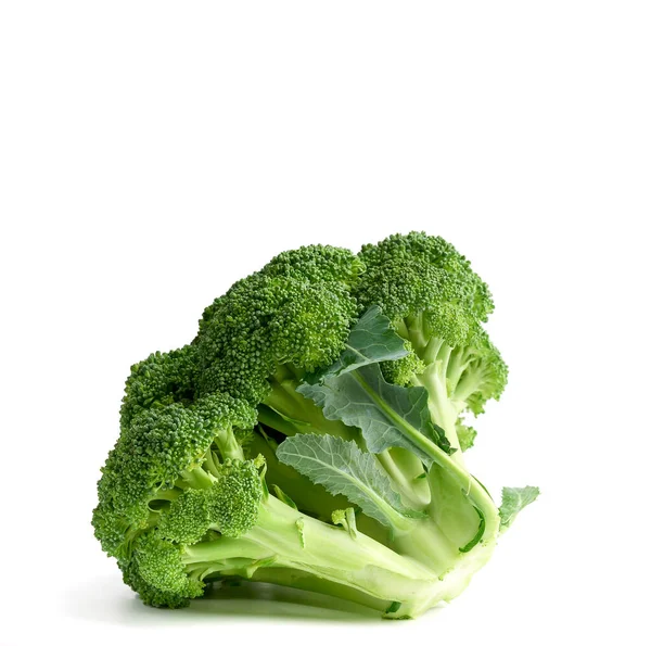 Brokoli hijau segar kubis pada latar belakang putih — Stok Foto
