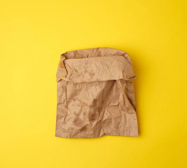 Nyitott barna papírzacskó élelmiszer-csomagolás zsíros foltok egy — Stock Fotó