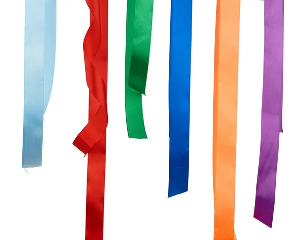 Nastri di seta multicolore isolati su sfondo bianco — Foto Stock