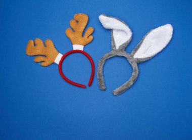 Karnaval kürk maskeleri, tavşanlı halka ve boynuzlu geyik kulakları 