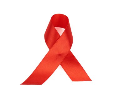 Kırmızı ipek kurdele bir döngüye katlandı ve beyaz bir arkaplanda izole edildi. AIDS ve damar iltihabına karşı mücadelenin sembolü.