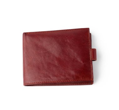 Kapalı kahverengi deri cüzdan beyaz arka planda izole edilmiş, şık erkek aksesuarı.