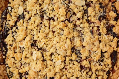 Kurutulmuş turta, mavi erikli, lezzetli tatlı, üst manzara.