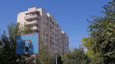 Birçok Windows metro City İnşaat ile yeni yüksek bina