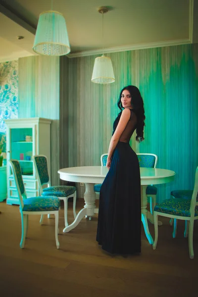 Uzun saçlı kadın lüks moda fotoğrafı