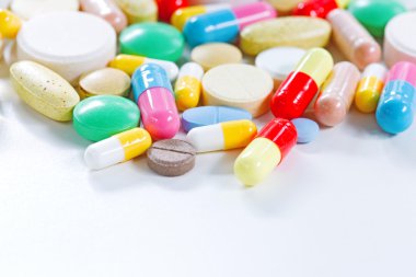 Vitaminler, omega 3, balık yağı, diyet ek ve tabletler 