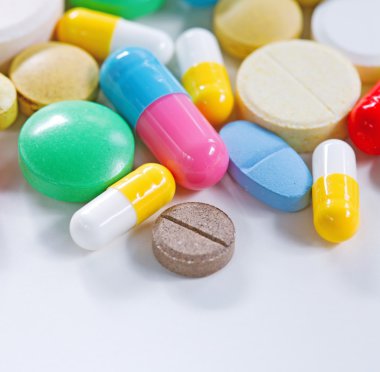 Vitaminler, omega 3, balık yağı, diyet ek ve tabletler 