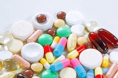 Vitaminler, omega 3, balık yağı, diyet ek ve tabletler