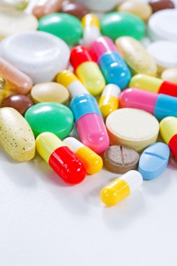 Vitaminler, omega 3, balık yağı, diyet ek ve tabletler