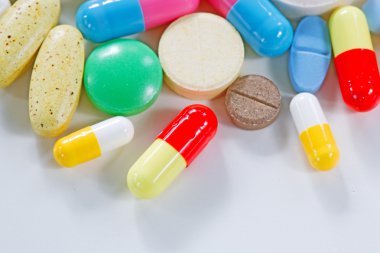 Vitaminler, omega 3, balık yağı, diyet ek ve tabletler