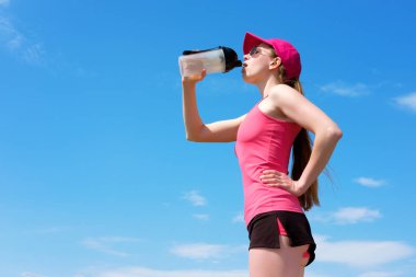 Koşu sırasında kız