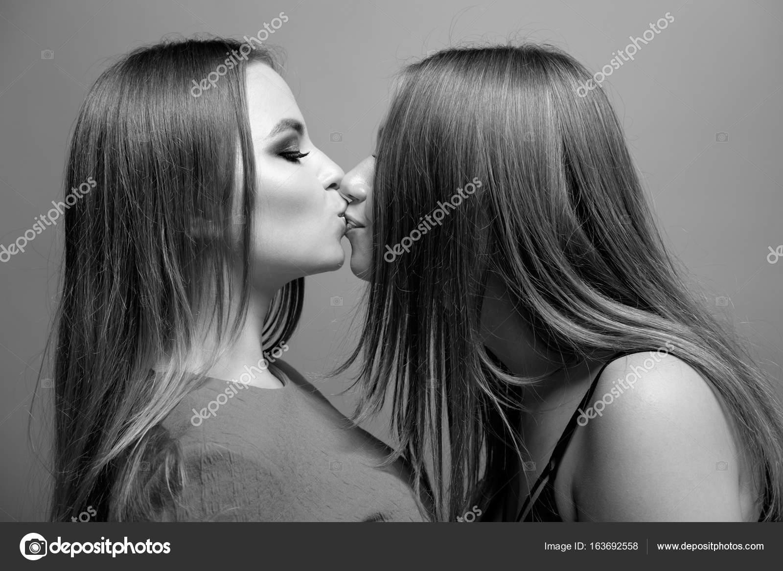 Amateur Black Girls Kissing