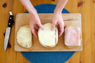 Eller yukarı Kahvaltı, kadın