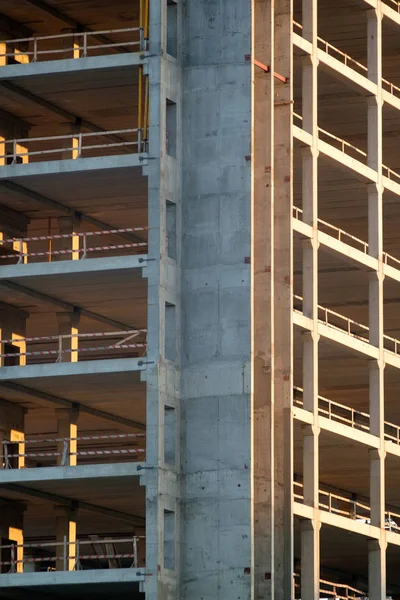 multifstorey arabalar için otopark inşaatı